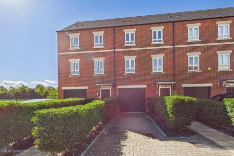 Fetlock Drive, Newbury, Berkshire, RG14