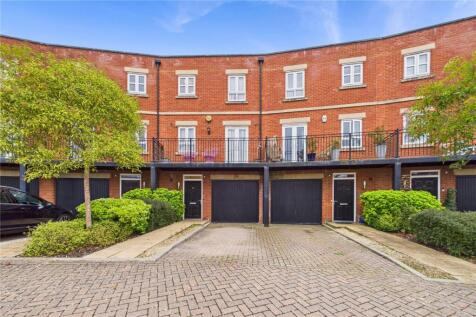 Cogent Crescent, Newbury, Berkshire, RG14