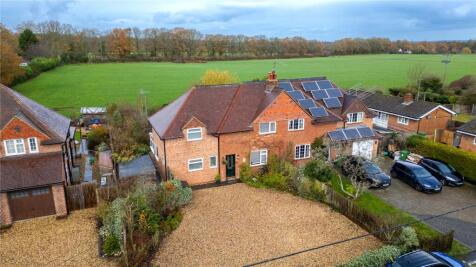 Coronation Close, Burghclere, Newbury, Hampshire, RG20