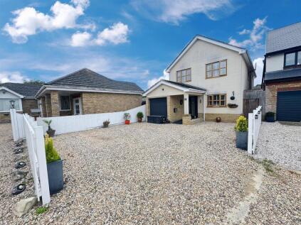 Bartlett Close, Mayland