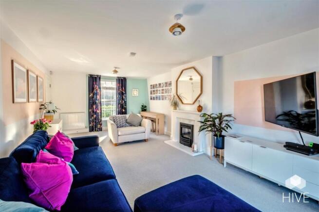 End to end sitting room