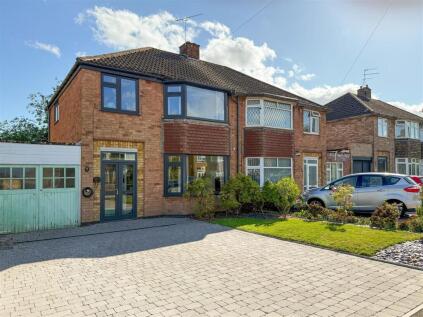 Cowdray Close, Leamington Spa