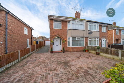 Maple Grove, Whitby, Ellesmere Port, CH66