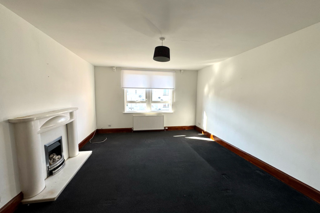 2. Lounge 1