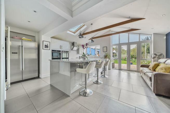 Tothill Street Minster, 3 bedroom detached home fo