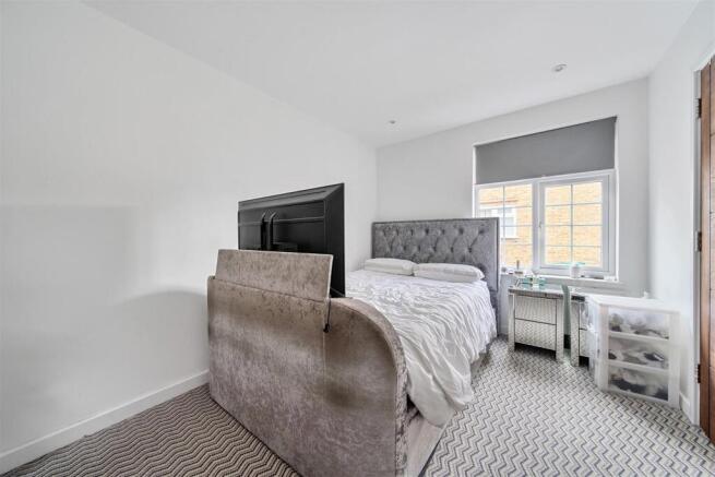 1 Bedroom Flat for sale in Westgate by Guildcrest 