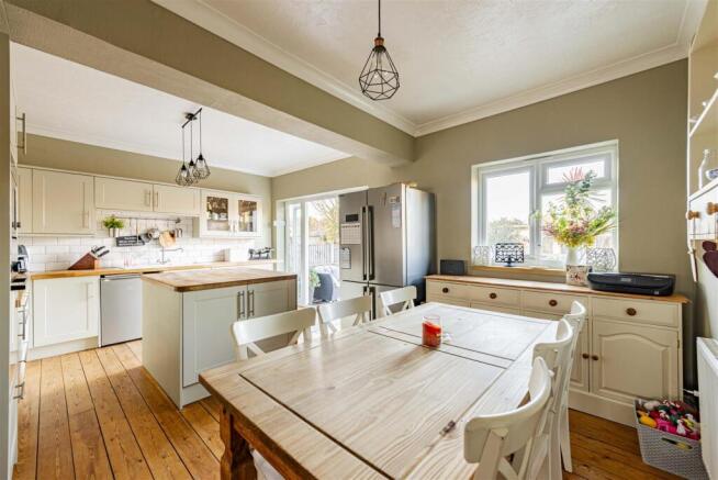 Orchard Road, Westbrook - 4 bedroom semi detached 
