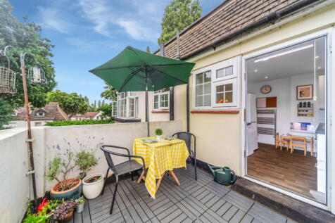 Amblecote Road, Grove Park, SE12 9TR