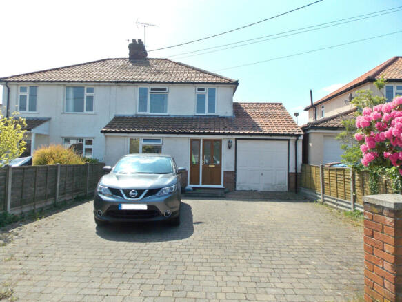 3 bedroom semi-detached house