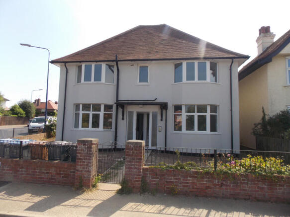 1 bedroom first floor apartment