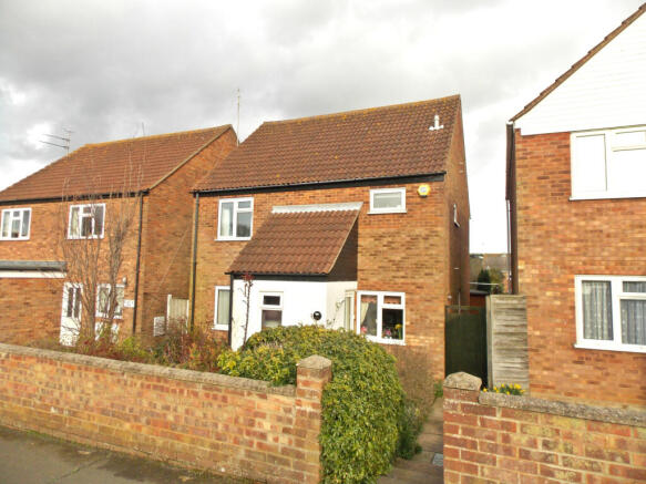 4 Bed detached house