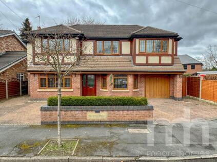 BRAMLEY ROAD, Bramhall SK7 2DW