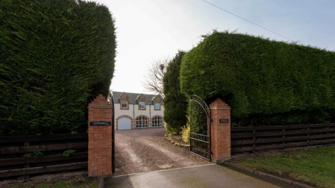 Allied-Surveyors-Scotland-Ugstonrigg-Courtyard-Off