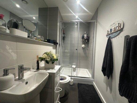 Shower Room (1).jpg