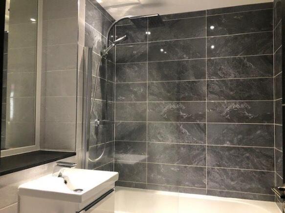 family bathroom.jpg