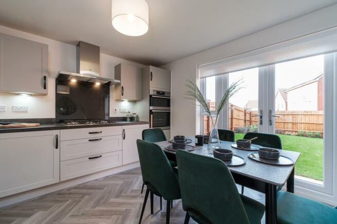 Interior view of the kitchen & dining in our 5 bed Oxford home