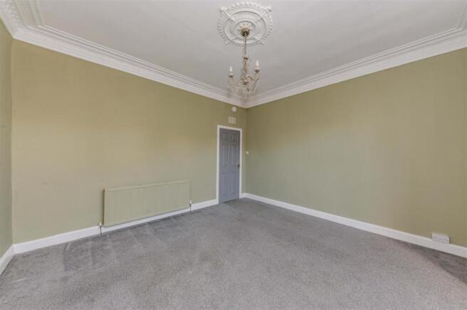 4C Tullideph Road Dundee-7.JPG