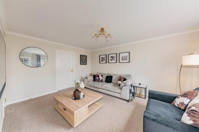 20 Isla Avenue Carnoustie-16.JPG