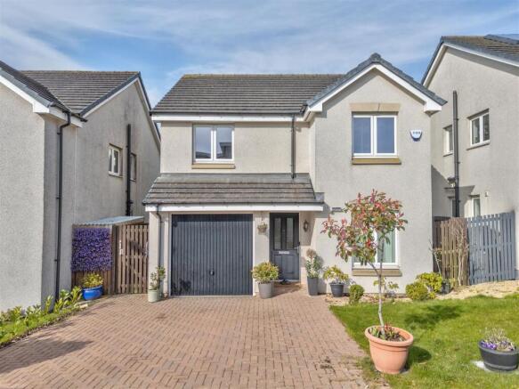 4 McBaith Way Dunfermline-2.JPG