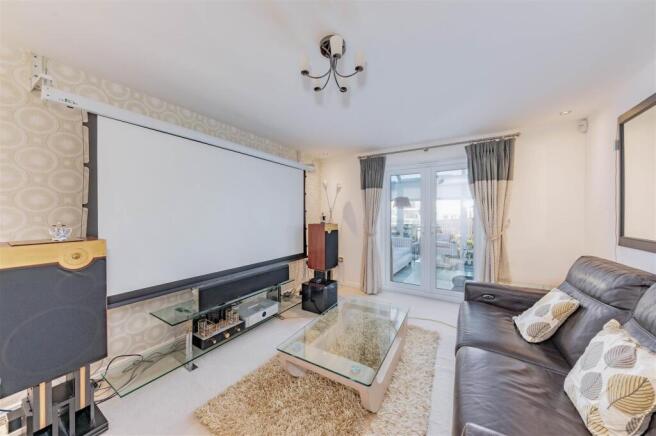 4 McBaith Way Dunfermline-8.JPG