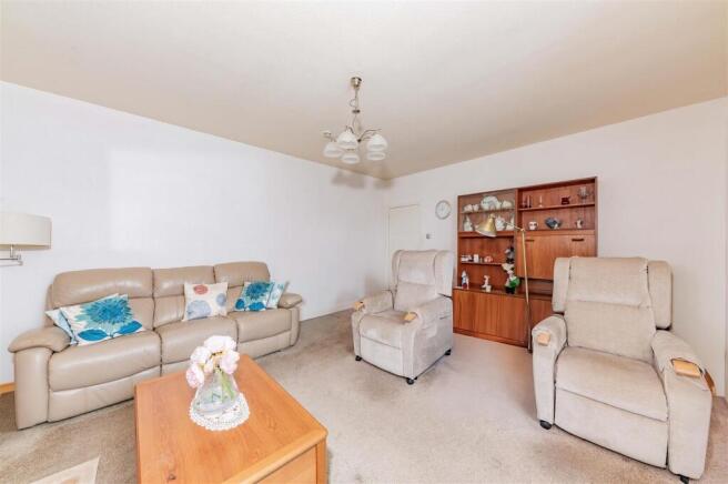 20 Caldrum Street Dundee-10.JPG