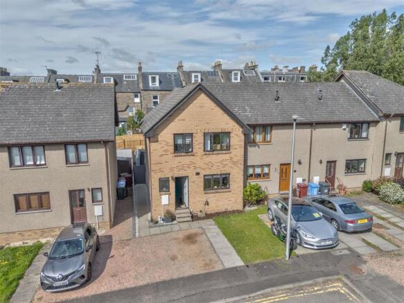 21 Seafield Close Dundee-15.JPG