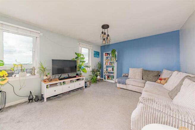 4-0 8 Tannadice Street Dundee-9.JPG