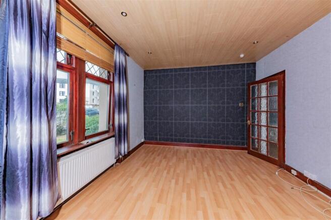 GR 17 Caird Avenue Dundee-4.JPG