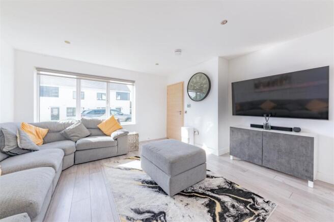 30 Castleview Place Dundee-2.JPG