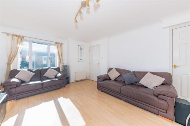 53 Clattowoods Place Dundee-2.JPG