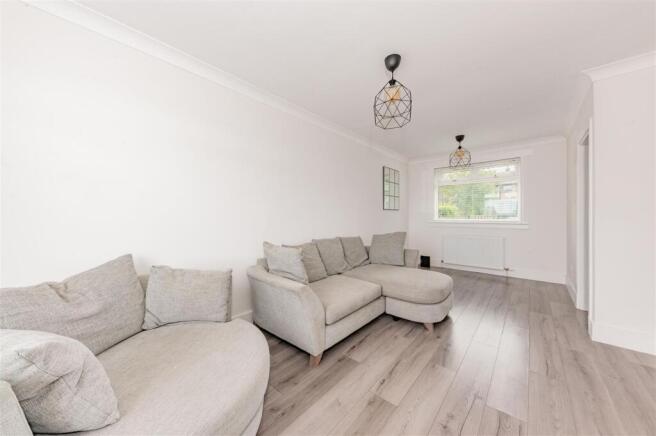 28 Emmock Place Dundee RENTAL-2.JPG