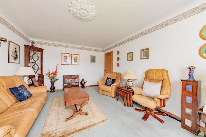 6 Ardestie Street Monifieth-5.JPG