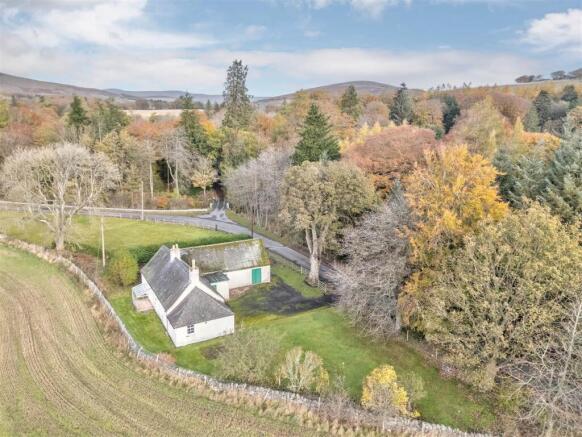 Smiddy Cottage East Glenogil-1.JPG