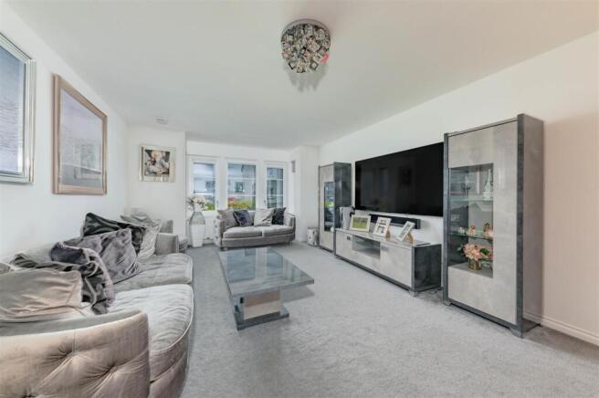 12 Mona Crescent BF-11.JPG