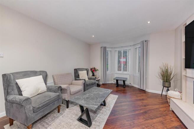 7 Millburn Gardens Dundee-19.JPG