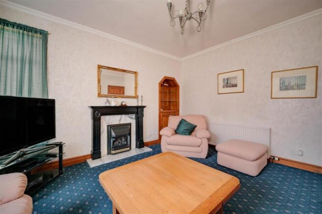 12 Old Craigie Road Dundee-8.JPG