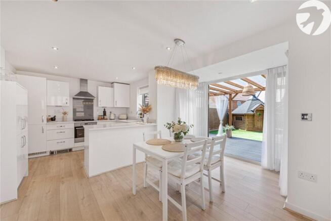 Kitchen/Dining