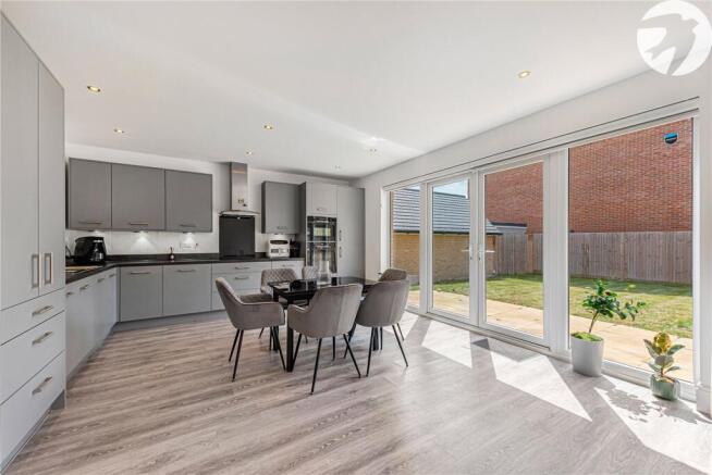 Kitchen/Dining