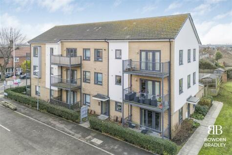 Reservoir Way, Hainault