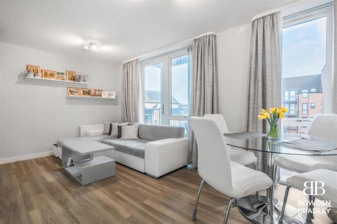 Living Room / Dining Room