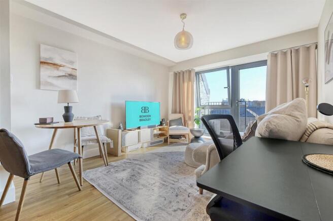 Kitchen/Lounge