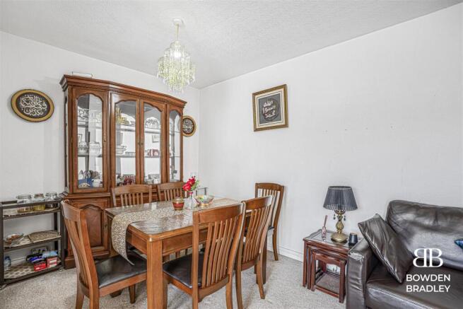 Living Room/Dining Area