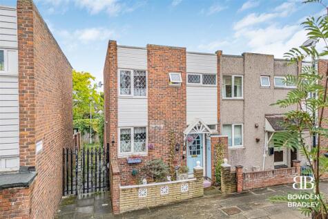 Covert Road, Hainault