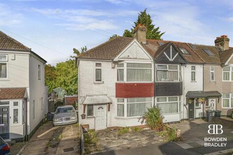 Trehearn Road, Hainault