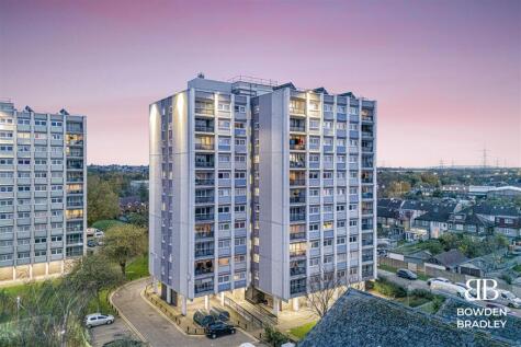 Navestock Crescent, Woodford Green