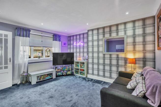 353Laburnum-06.jpg