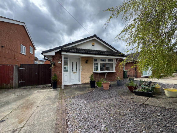 2 Bedroom Detached Bungalow for Sale