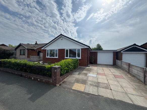 2 Bedroom Detached Bungalow for Sale