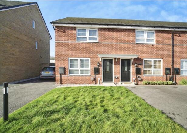 3 Bedroom End Terrace House For Sale