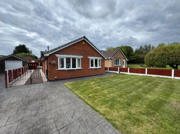 2 Bedroom Detached Bungalow for Sale